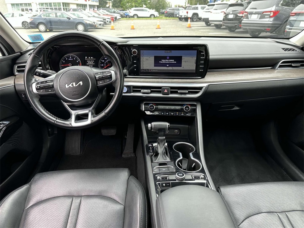 Vehicle image 11 of 33