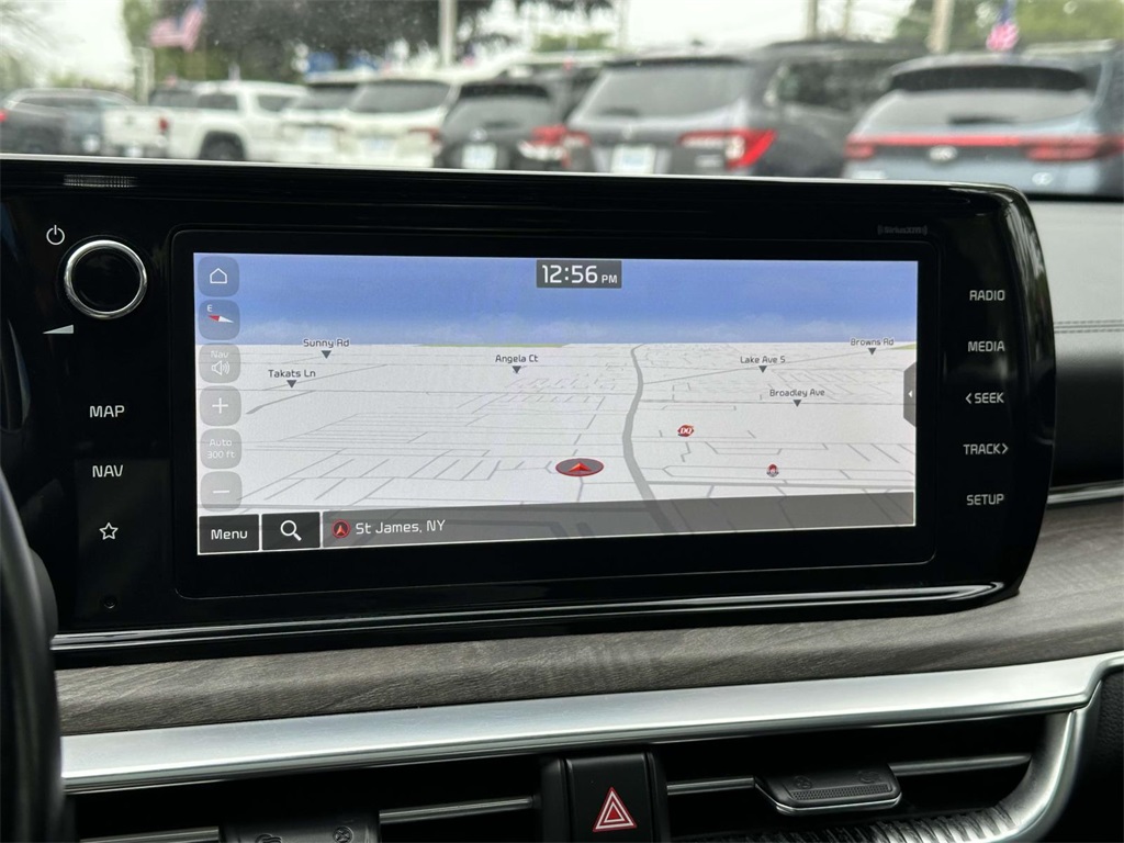 Vehicle image 26 of 33