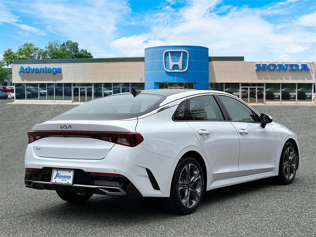 Vehicle image 4 of 33