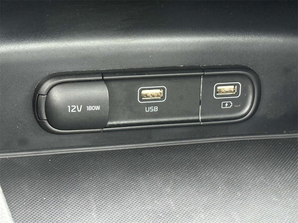 Vehicle image 29 of 33