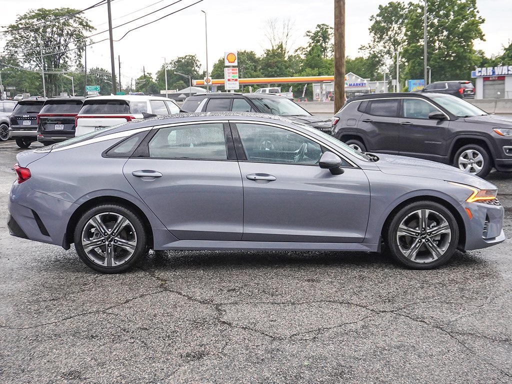 Vehicle image 7 of 65