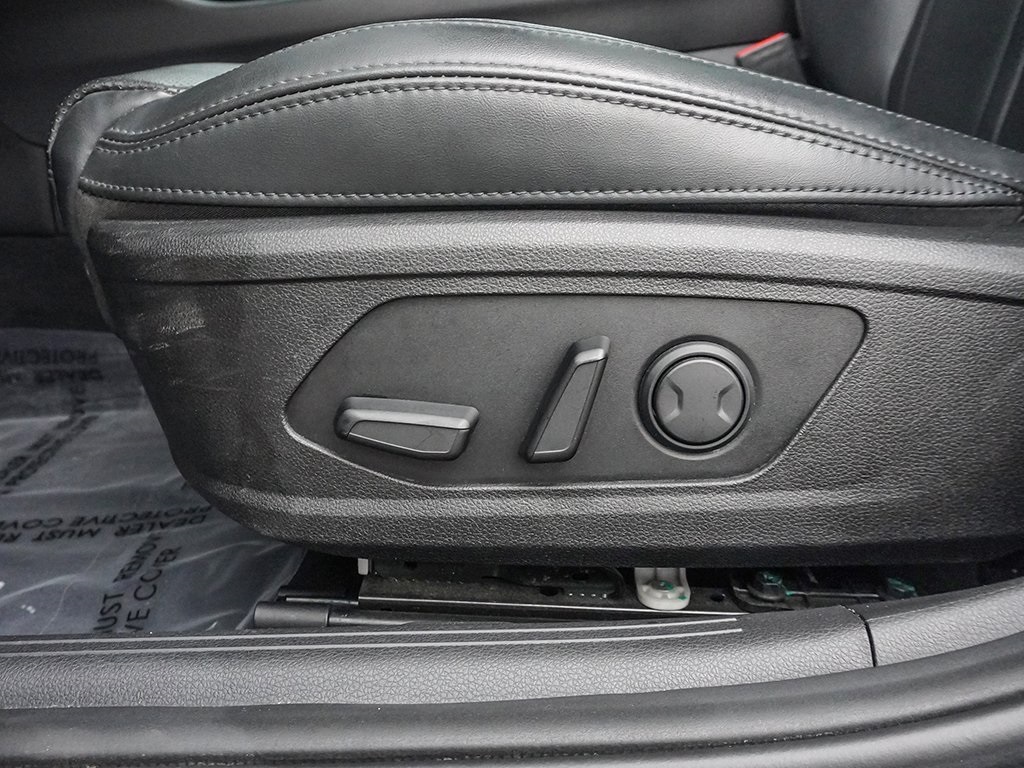 Vehicle image 17 of 65