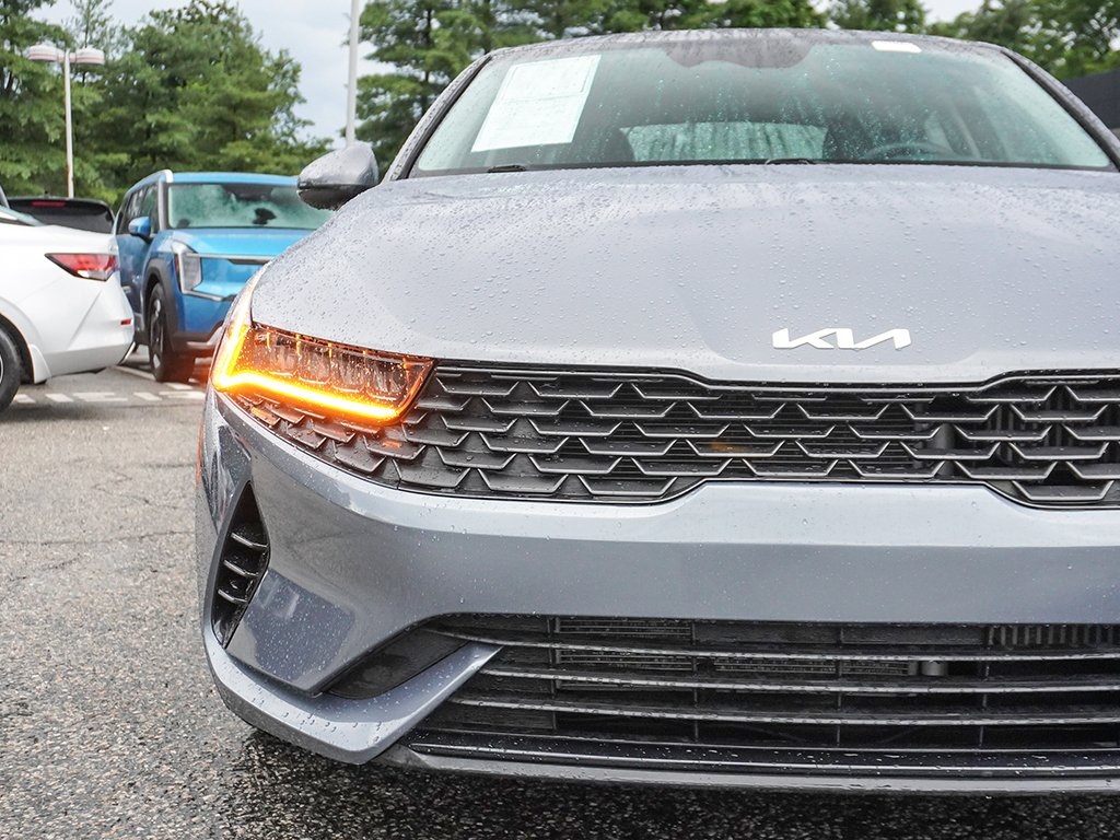 Vehicle image 62 of 65