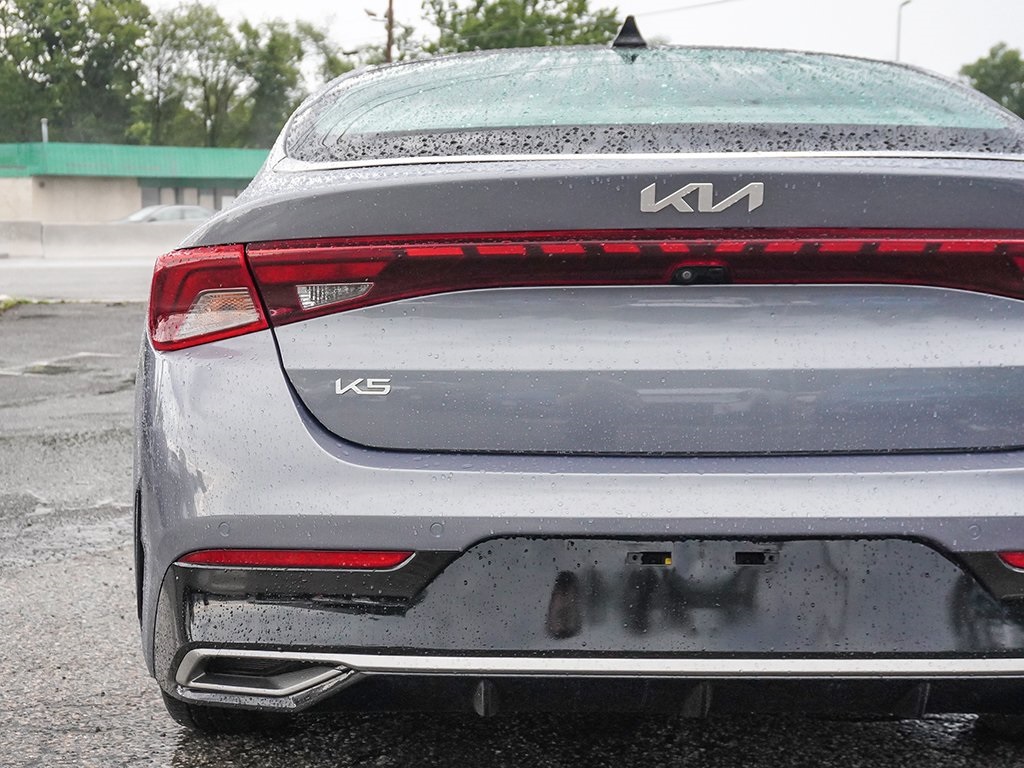 Vehicle image 10 of 65