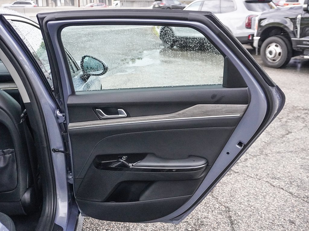 Vehicle image 59 of 65