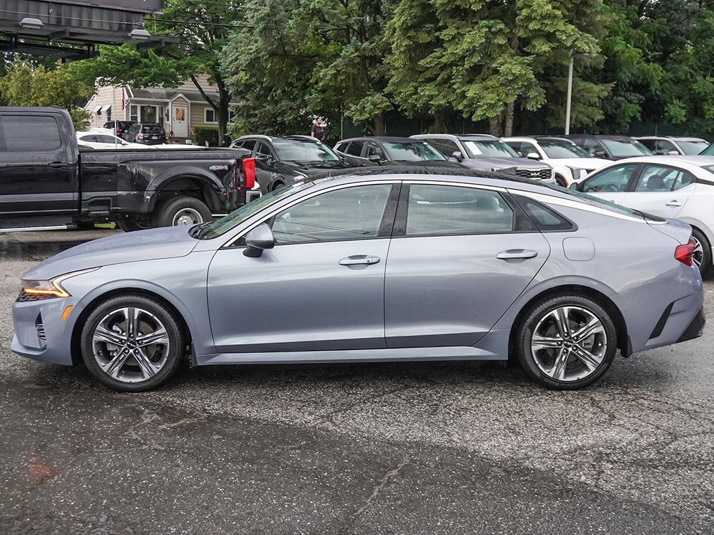 Vehicle image 13 of 65