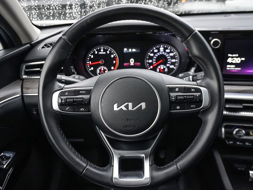 Vehicle image 61 of 65