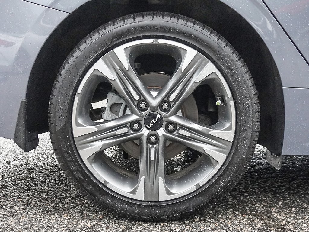 Vehicle image 15 of 65