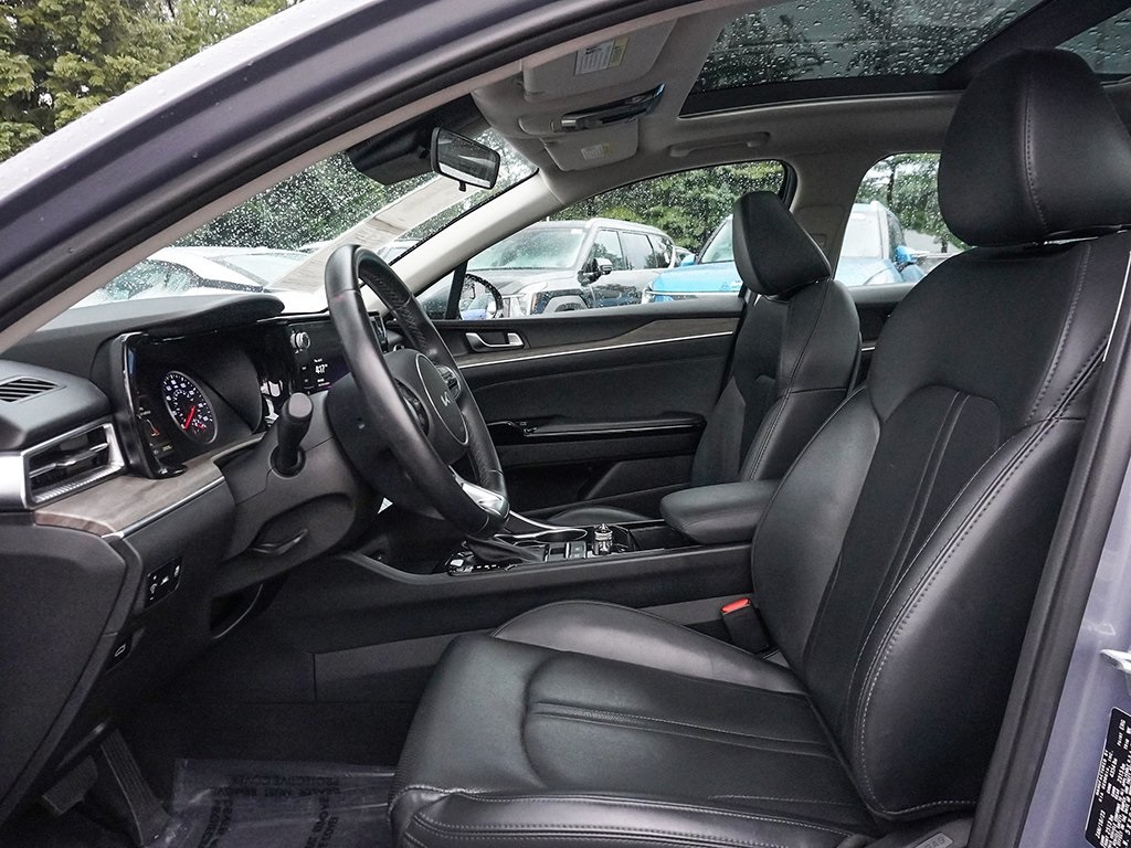 Vehicle image 28 of 65