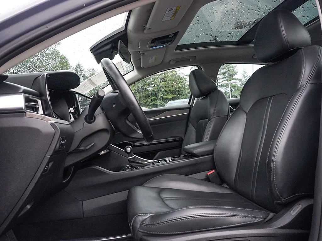 Vehicle image 24 of 65