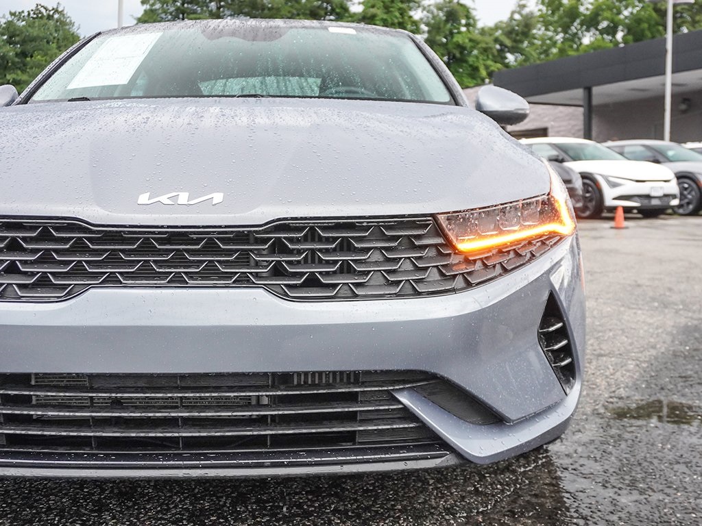Vehicle image 3 of 65