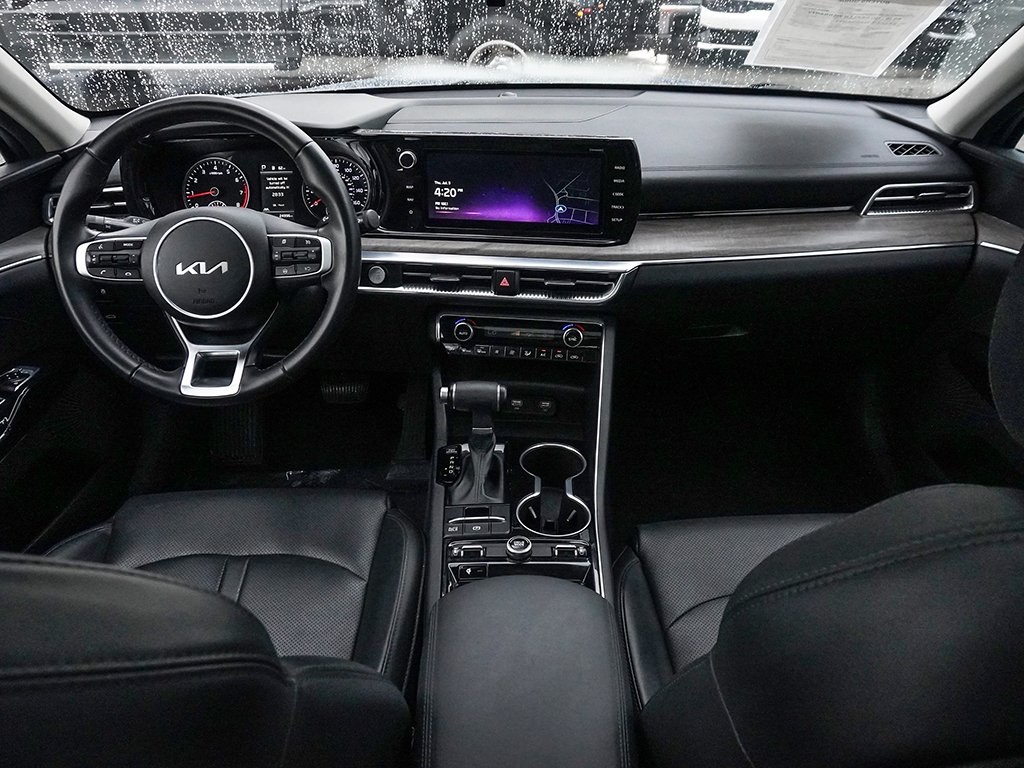 Vehicle image 31 of 65