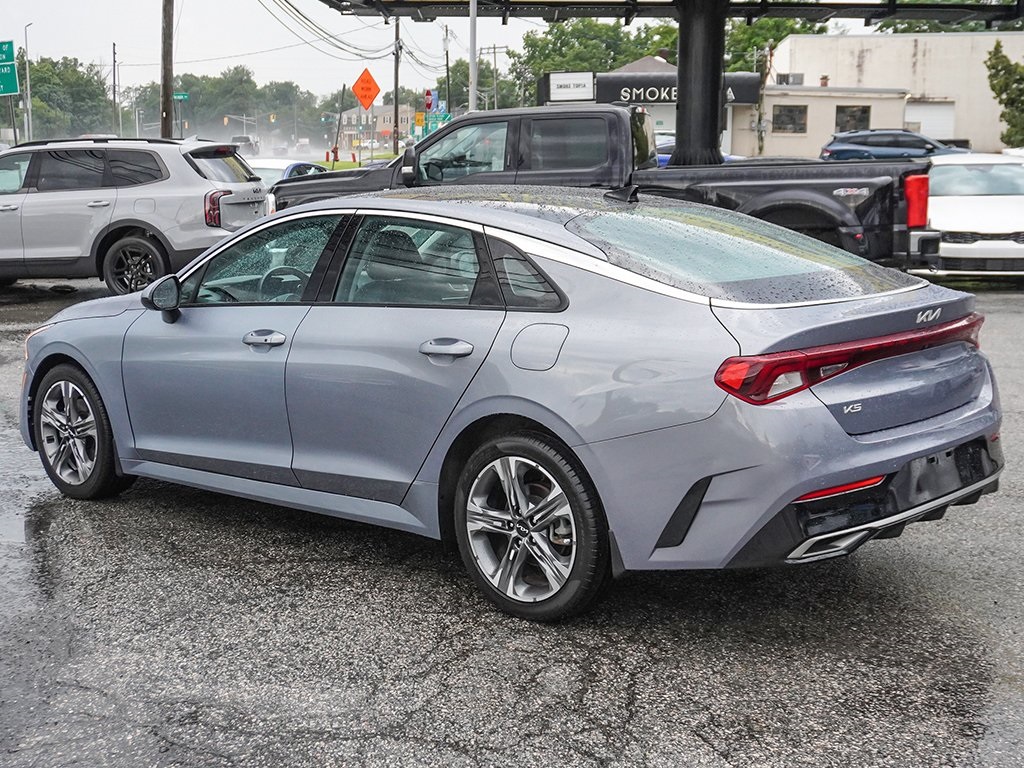 Vehicle image 12 of 65