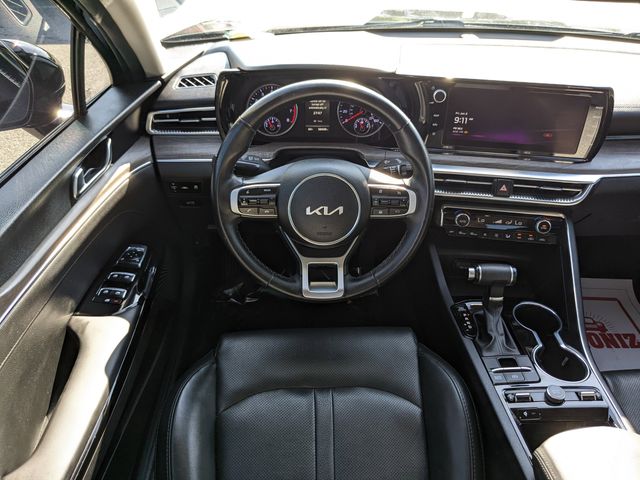 Vehicle image 13 of 25