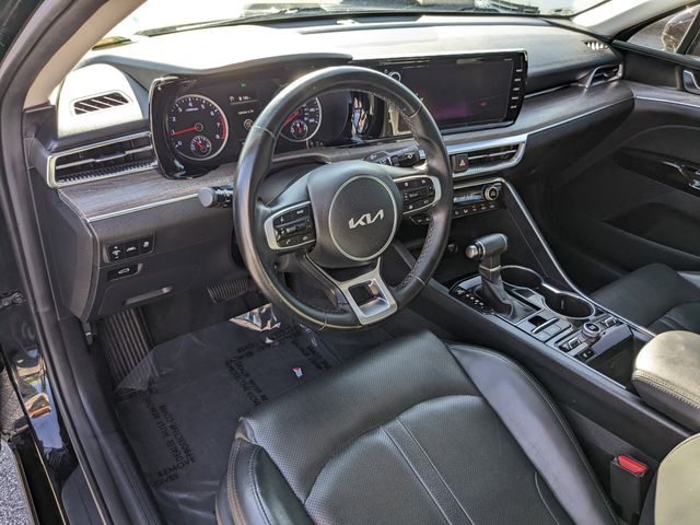 Vehicle image 16 of 25