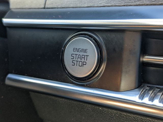 Vehicle image 24 of 25