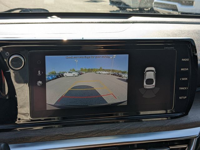 Vehicle image 21 of 25