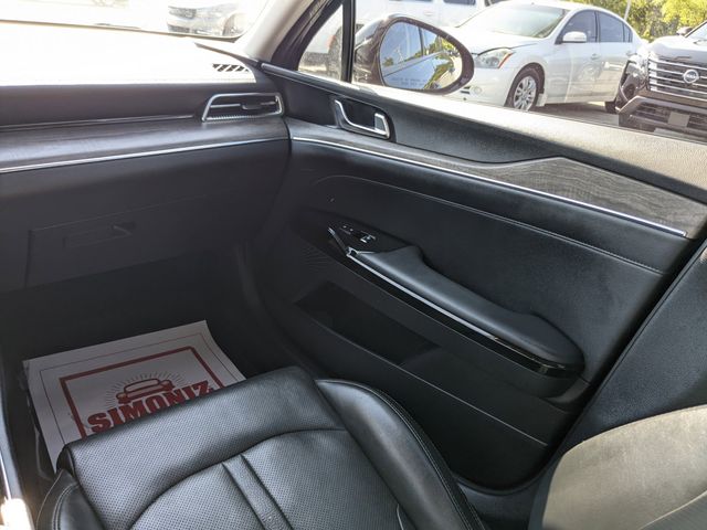 Vehicle image 14 of 25