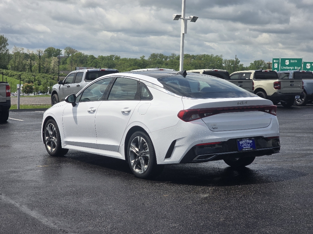 Vehicle image 8 of 29