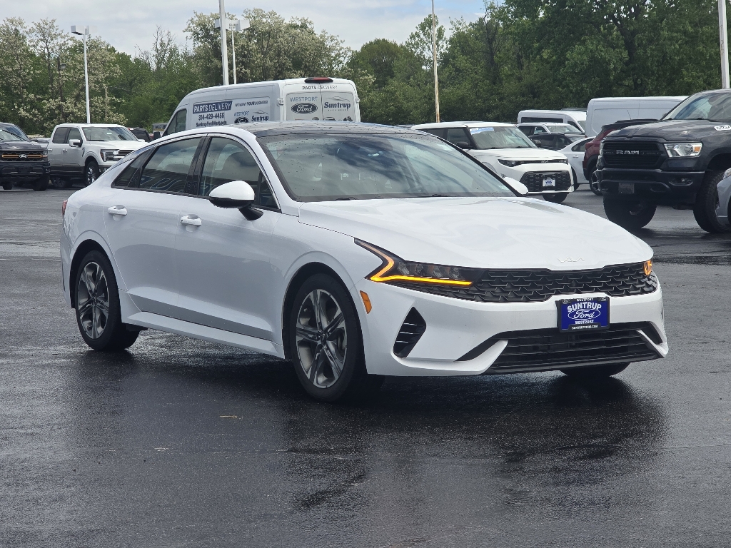 Vehicle image 3 of 29