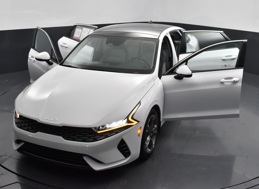 Vehicle image 14 of 27