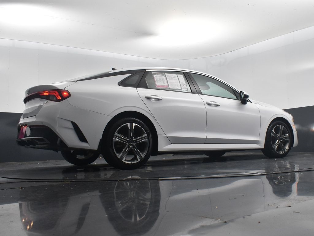 Vehicle image 3 of 27
