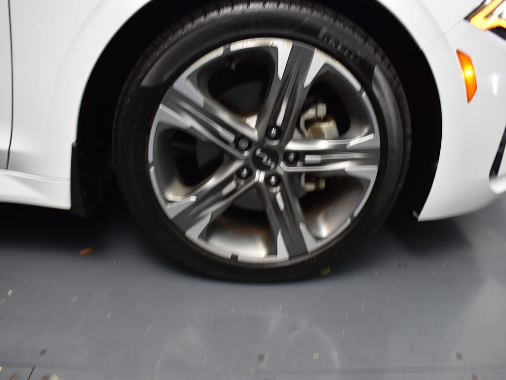 Vehicle image 17 of 27