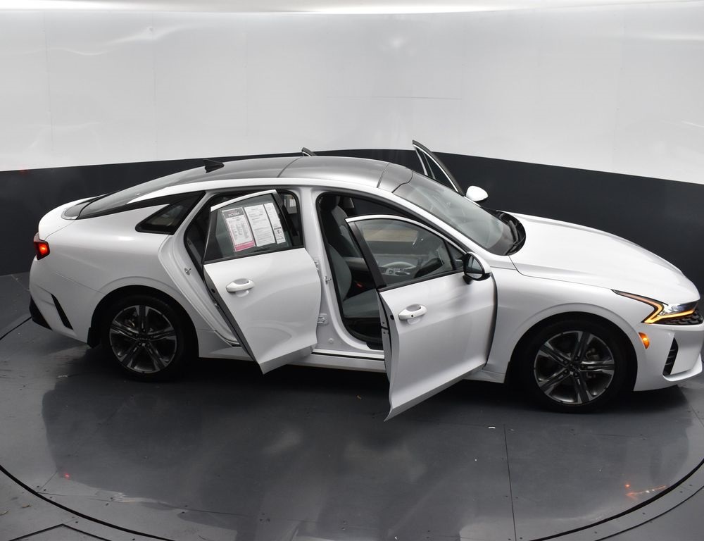 Vehicle image 13 of 27