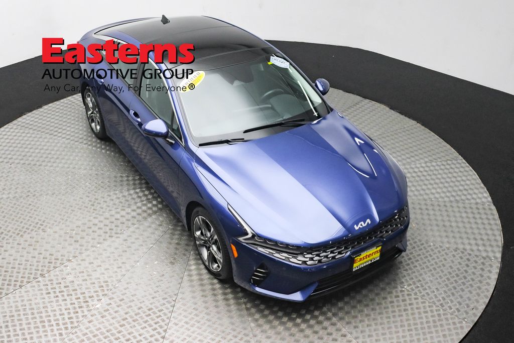 Vehicle image 11 of 65