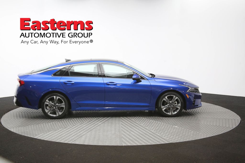 Vehicle image 21 of 65