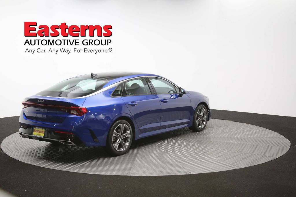 Vehicle image 18 of 65