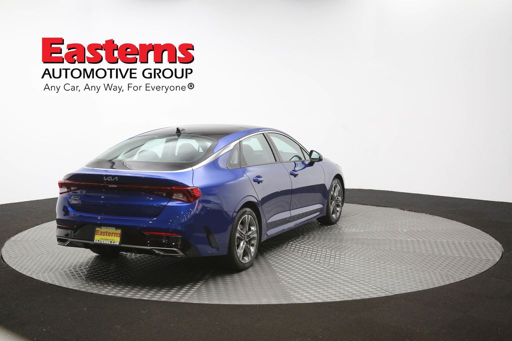 Vehicle image 17 of 65