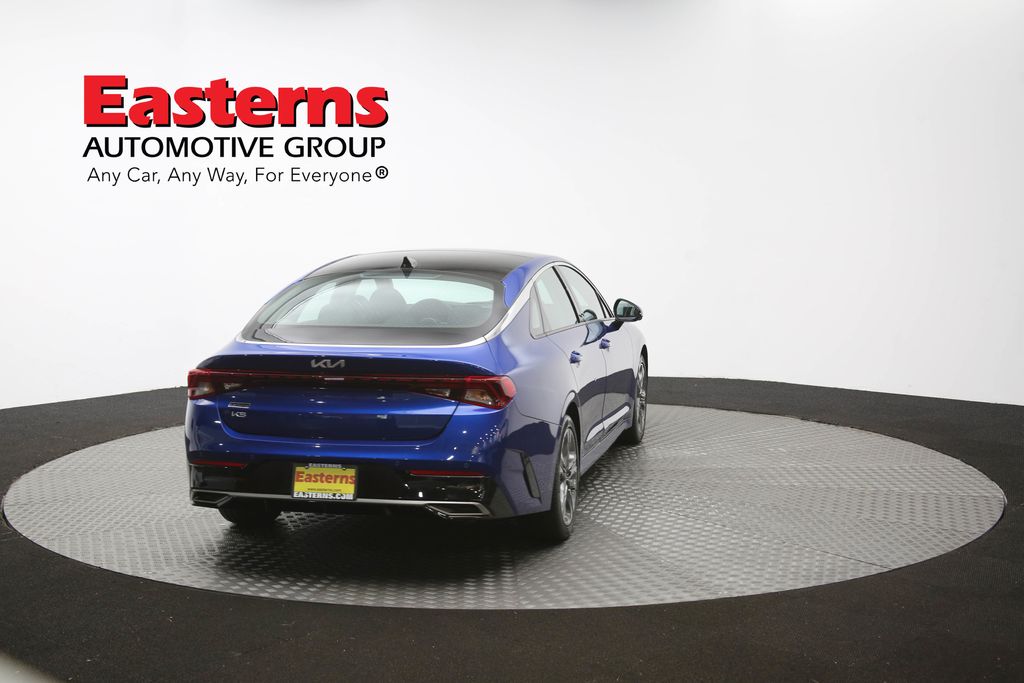 Vehicle image 16 of 65