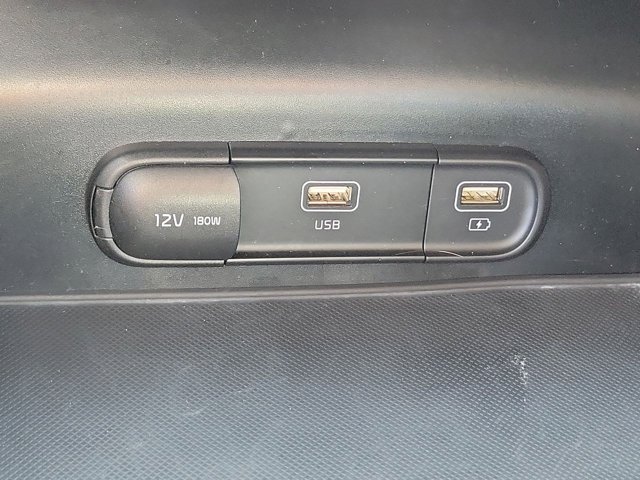 Vehicle image 24 of 31