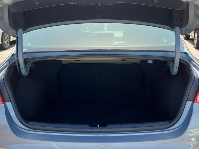 Vehicle image 13 of 31