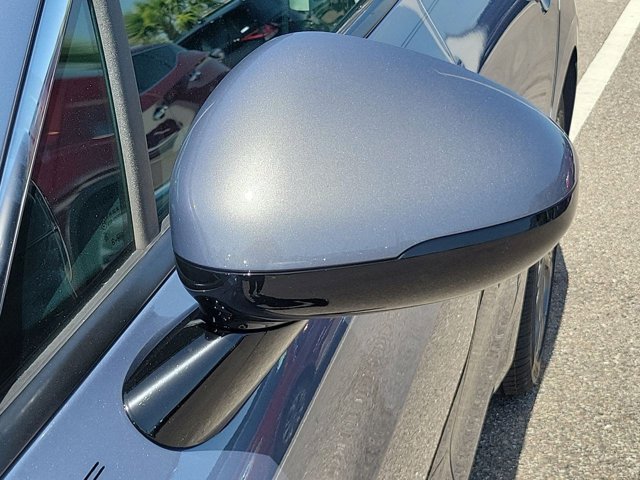 Vehicle image 12 of 31