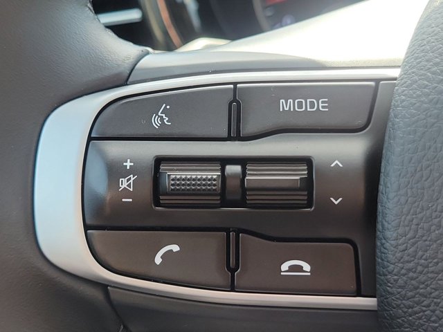 Vehicle image 27 of 31