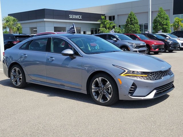 Vehicle image 4 of 31