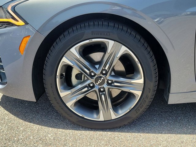 Vehicle image 11 of 31