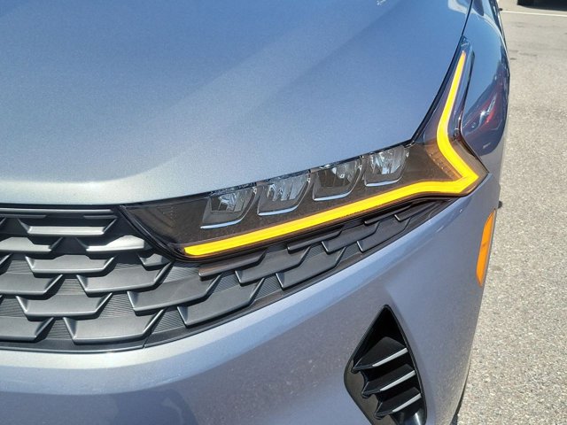 Vehicle image 10 of 31