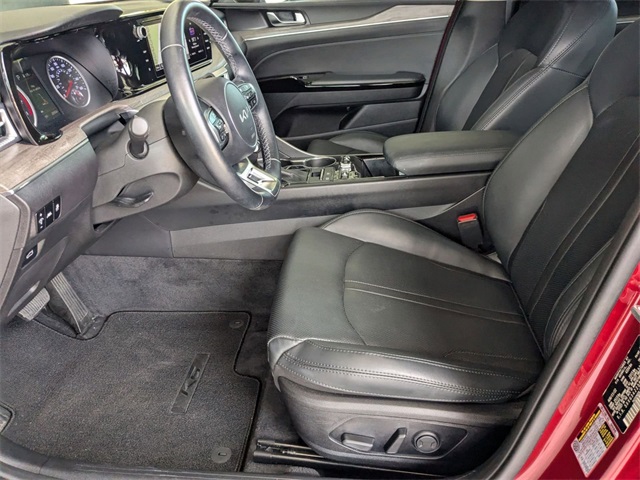 Vehicle image 21 of 37