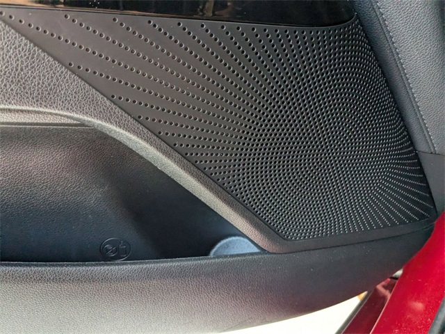 Vehicle image 18 of 37