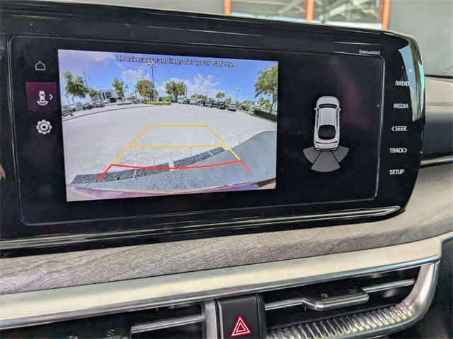 Vehicle image 16 of 37