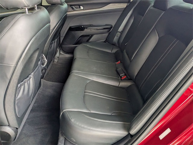 Vehicle image 23 of 37
