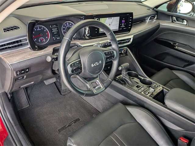 Vehicle image 20 of 37