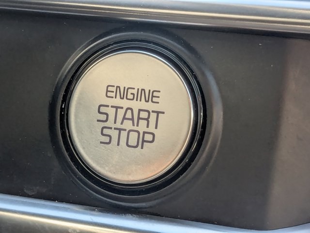 Vehicle image 27 of 28
