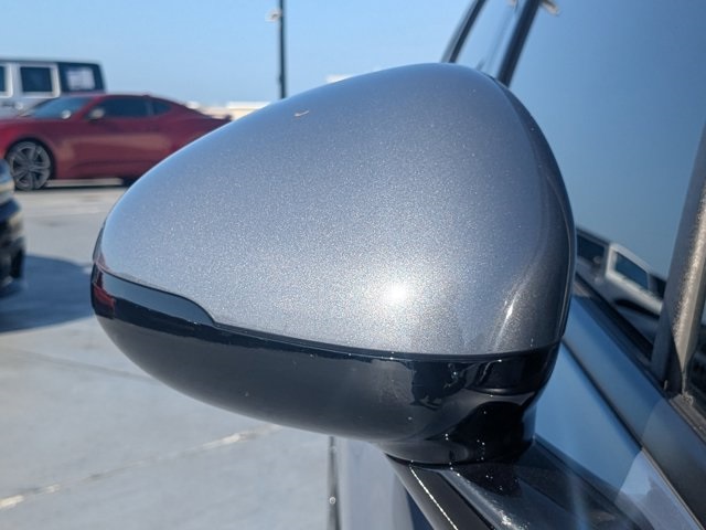 Vehicle image 12 of 28
