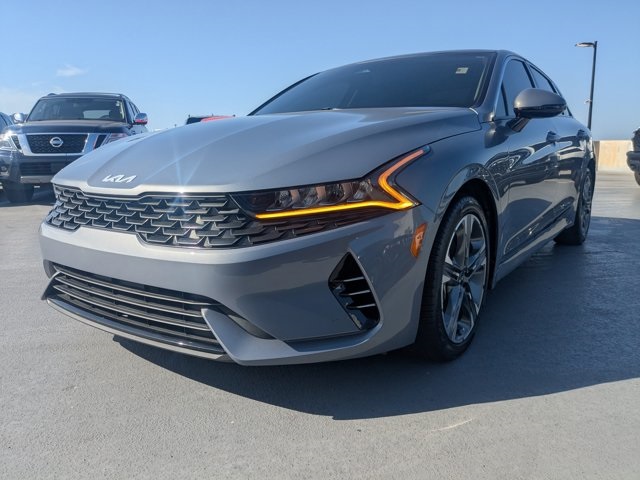 Vehicle image 8 of 28