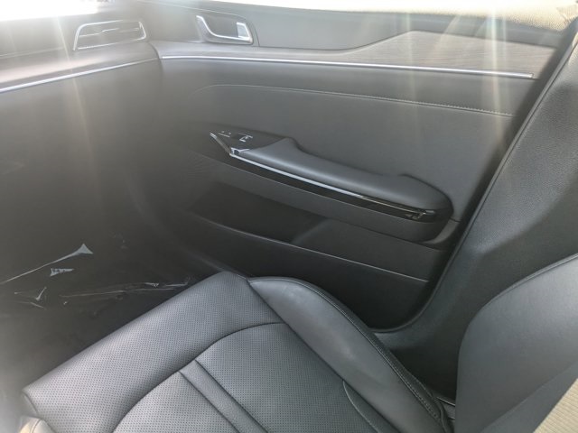 Vehicle image 16 of 28