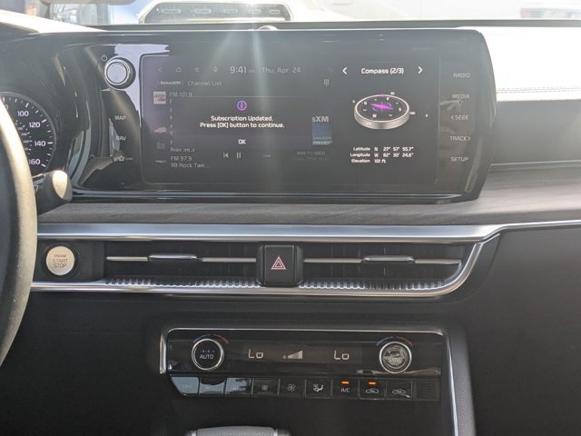 Vehicle image 17 of 28